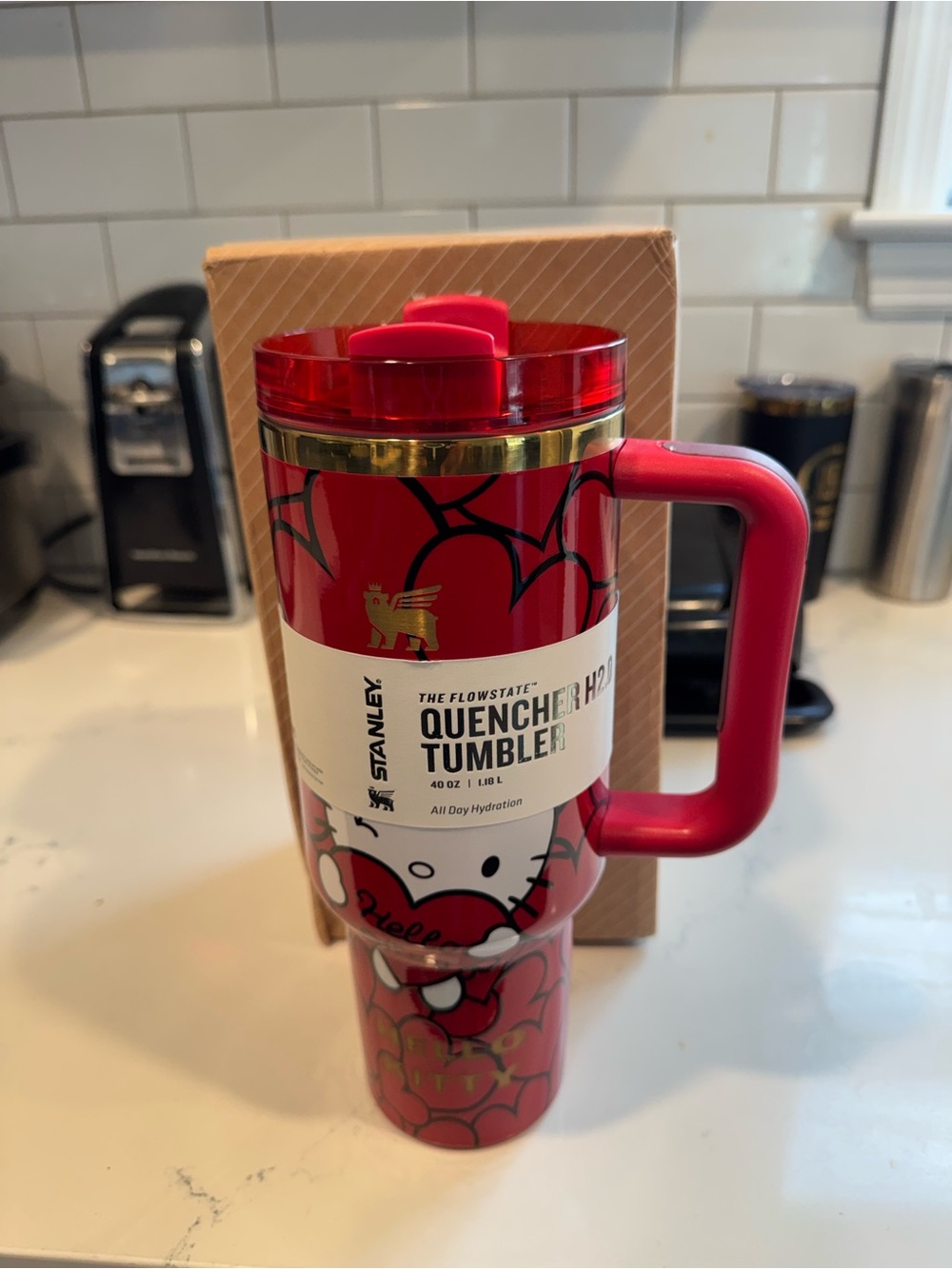 Hello kitty red hearts FlowState Tumbler with Handle - Picture 2 of 3